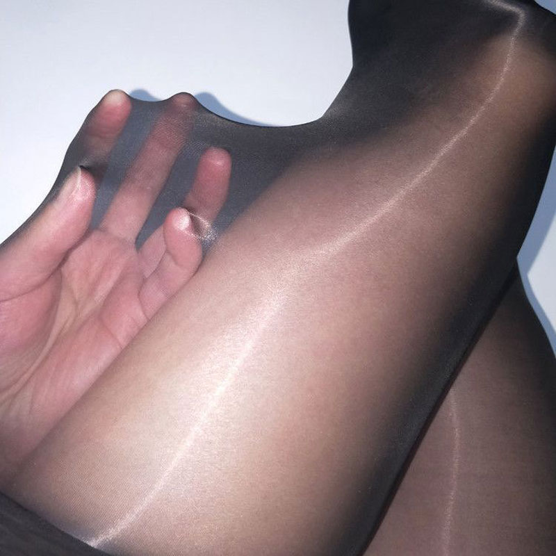 جوارب نسائية لامعة تصل إلى الف - مراجعة Thigh High Sock Stay Up وسعره